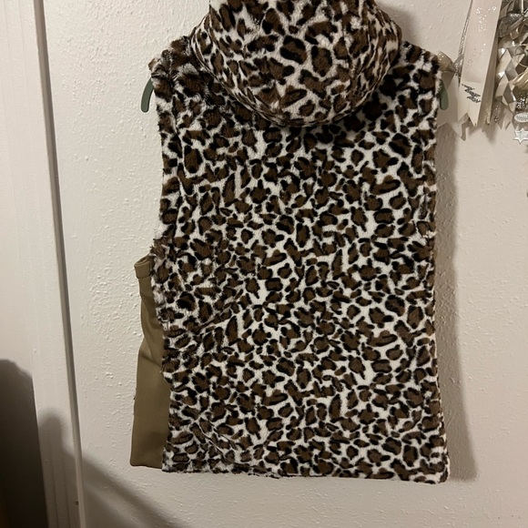 REVERSIBLE Quilted Tan Hooded Vest - Picture 10 of 14